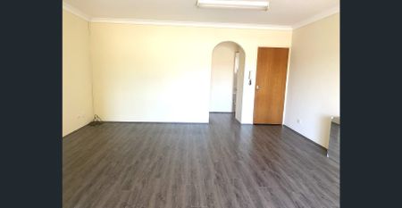 Two Bedroom on the second floor. Floating floorboards throughout. Walk to Station & School & shops - Photo 5