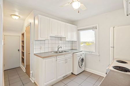 For Lease - 359 Dominion Avenue Unit# 2, Carlingwood - Westboro and Area, Ontario - Photo 3