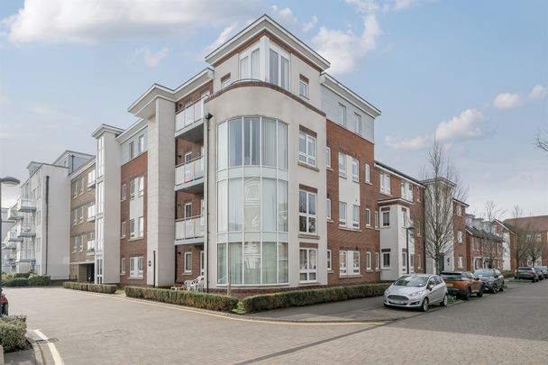 Heron Way, Maidenhead - Photo 1