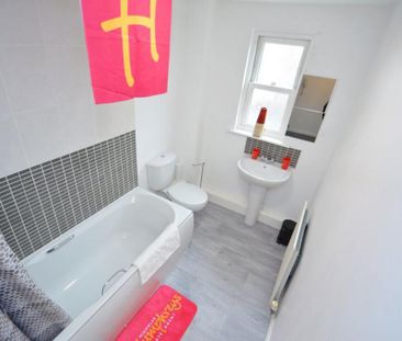 3 bedroom apartment to rent - Photo 2