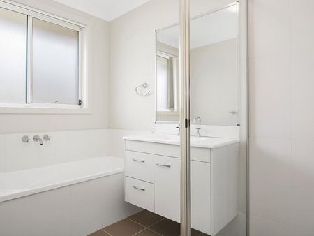 10 Shoveler Street, Aberglasslyn NSW 2320 - House For Rent | Domain - Photo 5