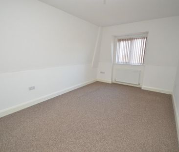 3 Bedroom Flat To Rent - Photo 3