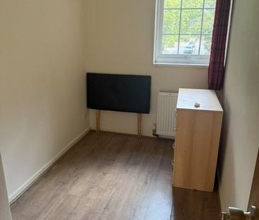 4 bedroom terraced house to rent - Photo 2