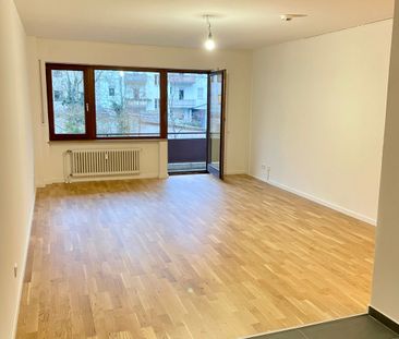 Mietwohnung in Nürnberg - Mit dem Aufzug direkt vor die Wohnungstür... - Photo 2