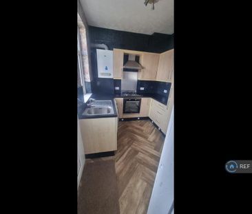 3 bedroom semi-detached house to rent - Photo 6