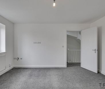 4 bedroom townhouse to rent - Photo 3