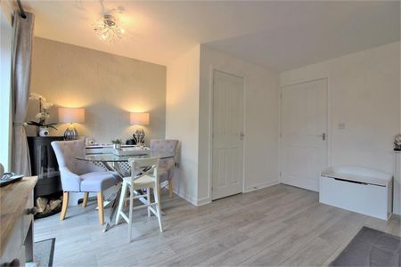 3 bedroom House To Let - Photo 2