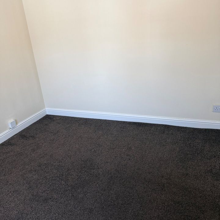 2 Bed Semi-Detached House, Dorrington Close, LU3 - Photo 1
