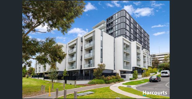 One Bedroom Deluxe with Huge Balcony - Photo 1