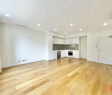 1x1 Modern Executive Living - Photo 2