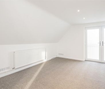 1 bed Flat To Let - Photo 3