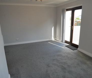 2 bedroom end of terrace house to rent - Photo 5