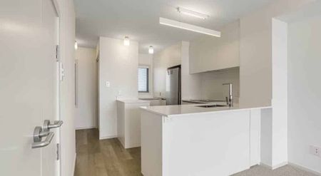 Modern 2 Bedroom Apartment - Photo 4