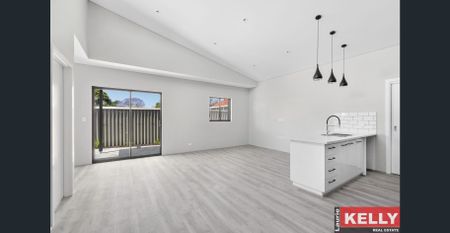 Stunning Modern One-Bedroom Villa – Bright, Spacious & Low Maintenance! - Photo 4