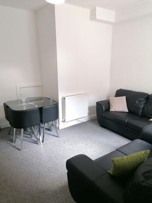 4 Bed Terraced House, Broomfield Road, CV5 - Photo 1