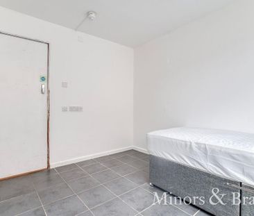 House share to rent - Photo 2