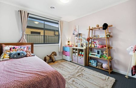 Beautifully Presented Family Home - Photo 3