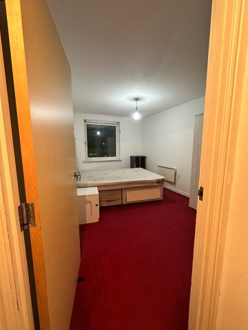 2 Bed Flat, The Blenheim Centre, TW3 - Photo 4