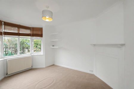 Cranes Park Crescent, Surbiton - 3 bedrooms Property for lettings - Seymours - Photo 2