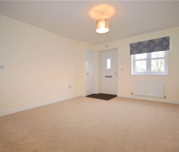 2 bedroom end of terrace house to rent - Photo 3