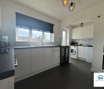 4 bedroom detached house to rent - Photo 6