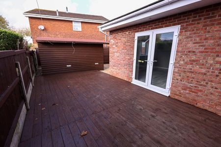 4 bedroom detached house to rent - Photo 5