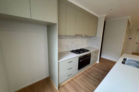 Brand-New Family Home in Riverlea Park - Photo 3