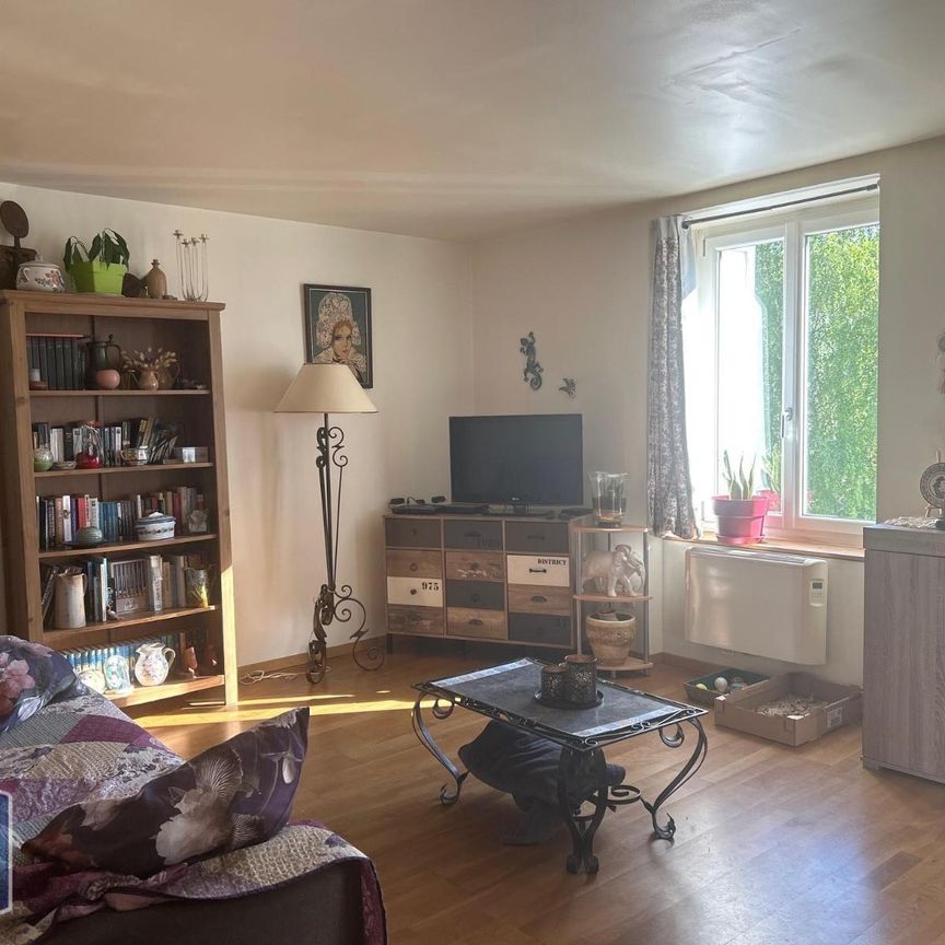 Location Appartement 3 pièces 70m² DUNIERES 43220 - Photo 1