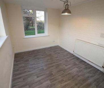 3 bedroom detached house to rent - Photo 2