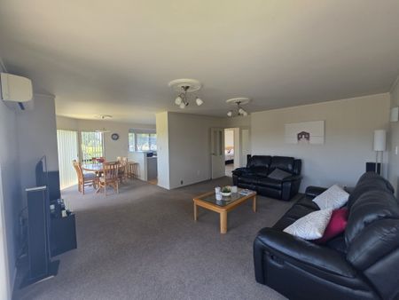 Relax on Russley - Mt Maunganui - Photo 2