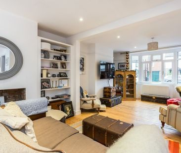 3 bedroom semi-detached house to rent - Photo 4