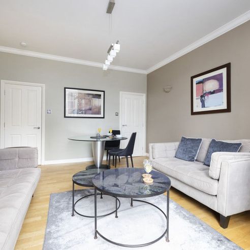 High Street - Photo 1