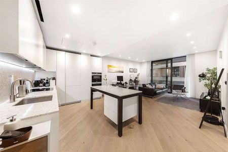 A stunning two bedroom apartment on the first floor of the sixth, highly coveted crescent building. - Photo 3