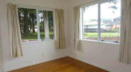 Lovely 3 Bedroom House - Photo 2