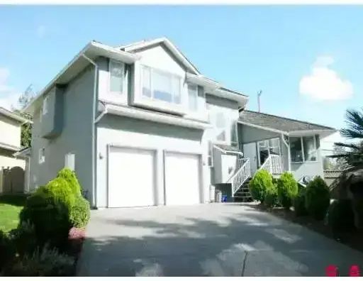 2 Bedroom Ground Floor Suite in Fleetwood Area | 8137 152 Street, Surrey - Photo 1