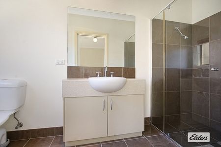 Easy Care Townhouse. - Photo 5