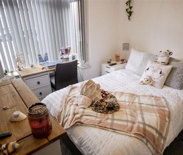 6 bedroom house to rent - Photo 2