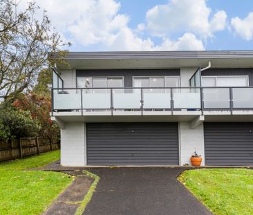 Luxurious Appointed Unit with Water Views - Photo 4