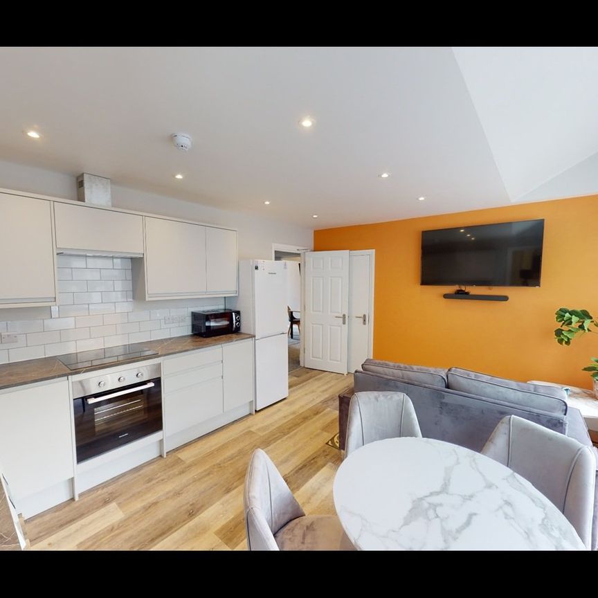 Room in a Shared Flat, St. Nicholas Street, BS1 - Photo 1