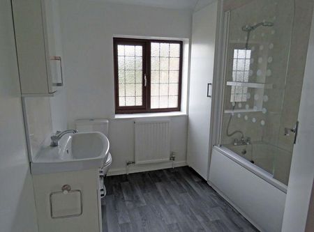 1 bedroom semi-detached house to rent - Photo 3