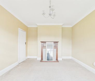 4 bedroom detached house to rent - Photo 2