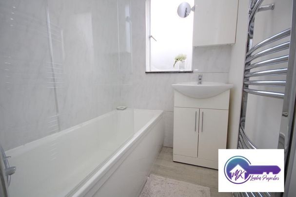 1 Bedroom Room in Flat Share To Rent - Photo 1