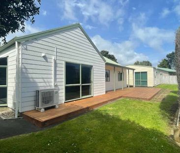 Tidy 3 Bedroom House - Photo 4