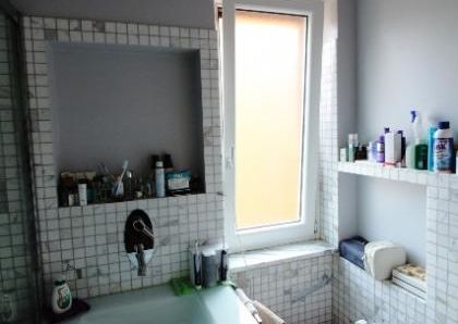 Aventino-S.Saba: Brand new 3 Bedroom, 3 bath, spacious triple living-dining room, modern kitchen, large balconies. Air conditioning, alarm, lots of natural light, located on quiet tree lined street walking distance to all services, metro, FAO. Ref 2057