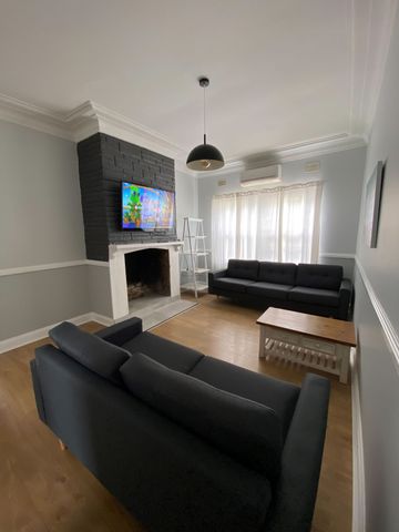 Tamworth Furnished Accommodation - North Tamworth - Photo 2