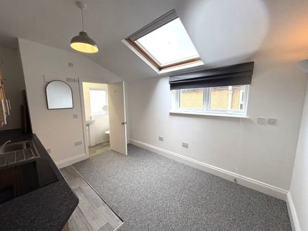 Studio Flat, Bloomfield Road, BS4 - Photo 3