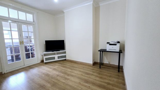 Fernlea Road, Mitcham - Photo 1