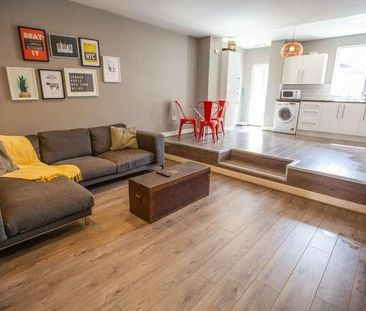 Aigburth Road, L17 - Photo 1