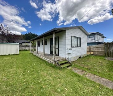 1-Bedroom Flat in Stokes Valley - Photo 1