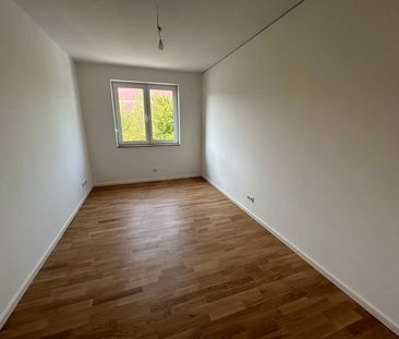 Neubau - Erstbezug - Attraktive 3- Zimmer Wohnung mit Loggia zu ver... - Foto 3